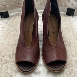 Lucky brand open toe block heel shoe